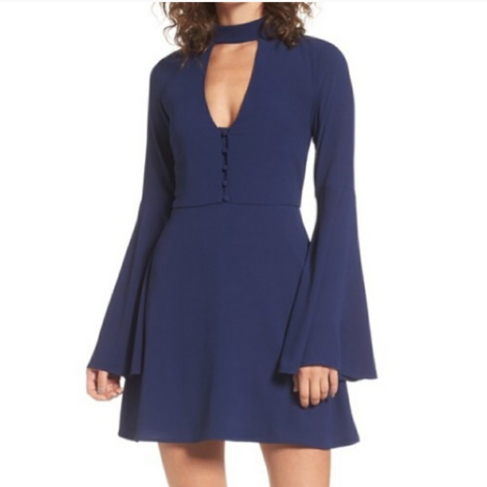 Socialite Bell Sleeve Cut Out Mini Dress Retro Style SZ XS